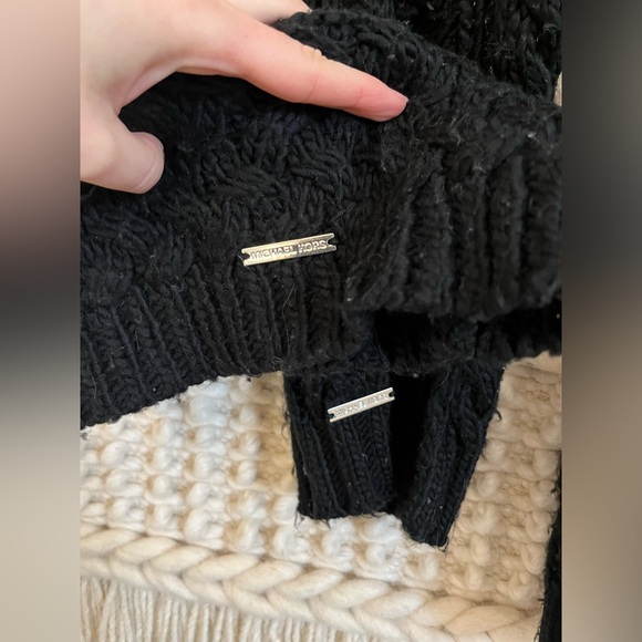 MICHAEL KORS Black Knit Hat and Scarf - Picture 3 of 6